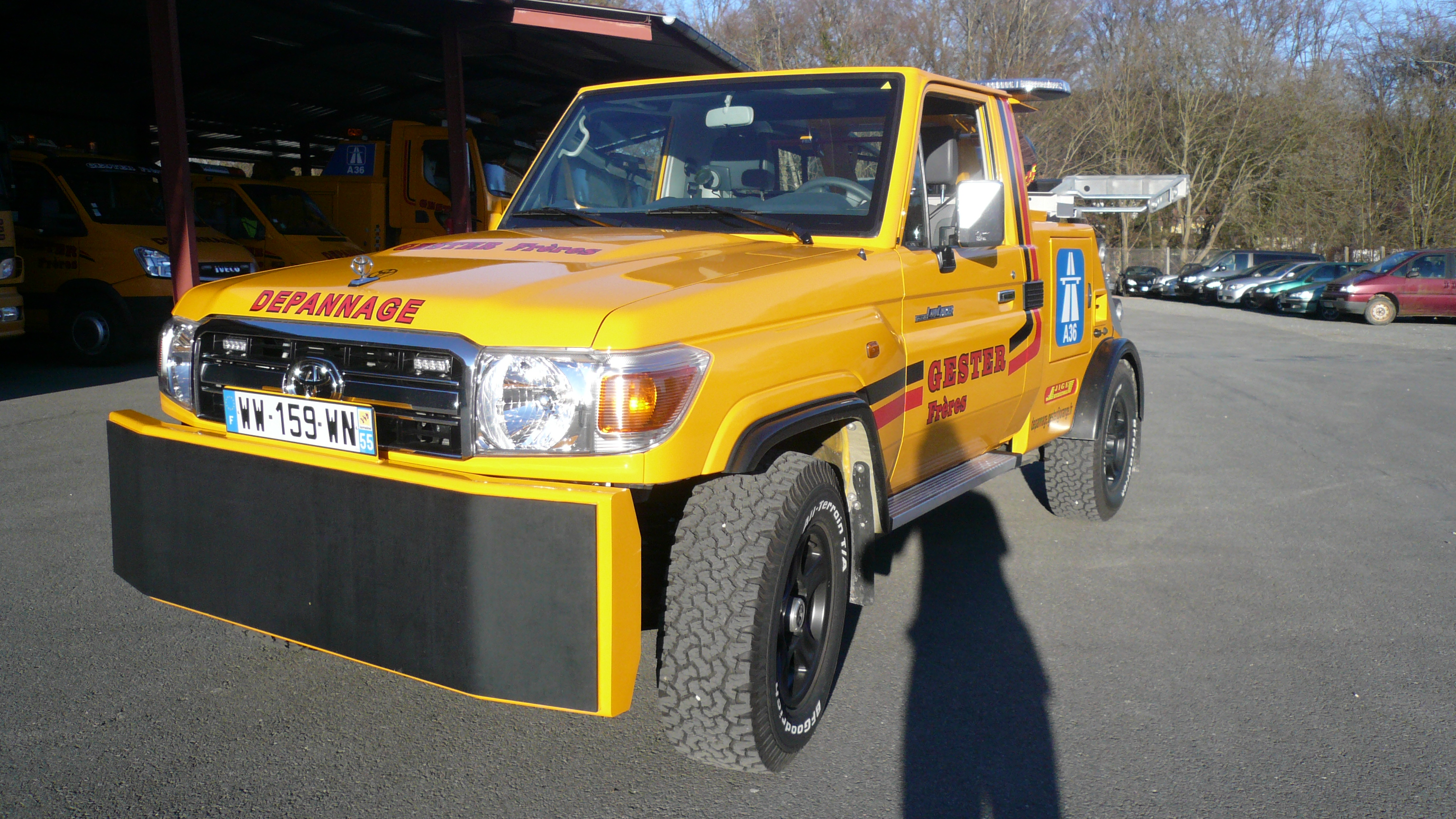 LAND CRUISER