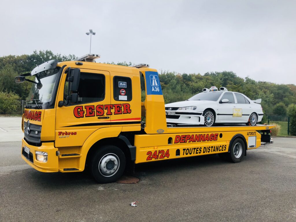 Remorquage avec MERCEDES ATEGO 1227