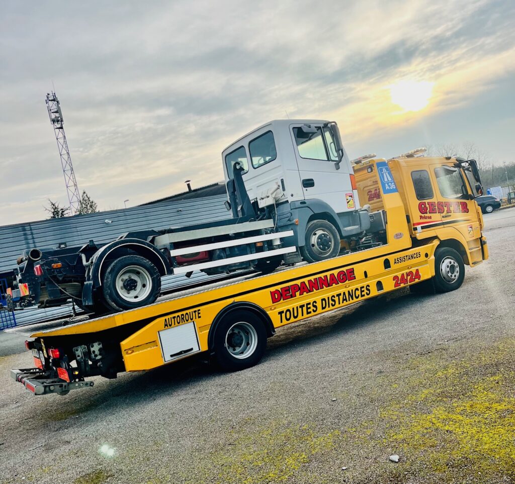 Remorquage avec MERCEDES ATEGO 1227