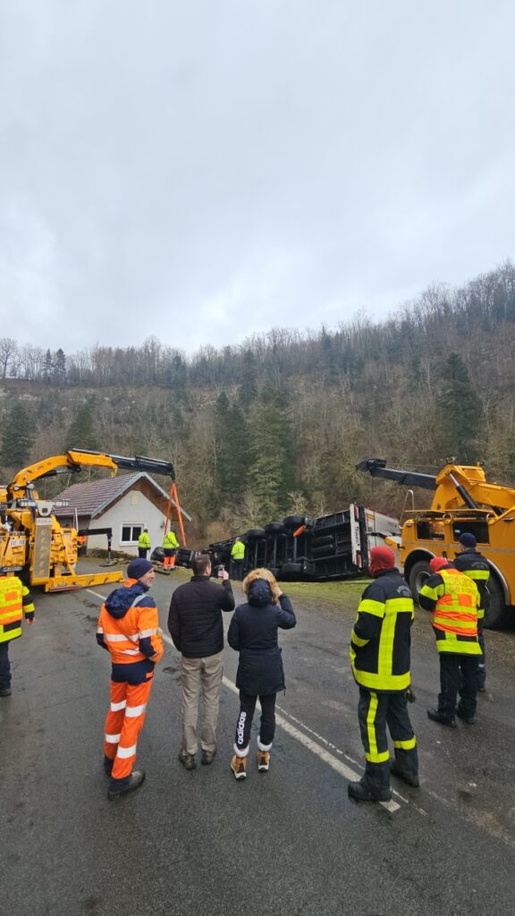 Relevage et remorquage avec remorqueuses RENAULT K520