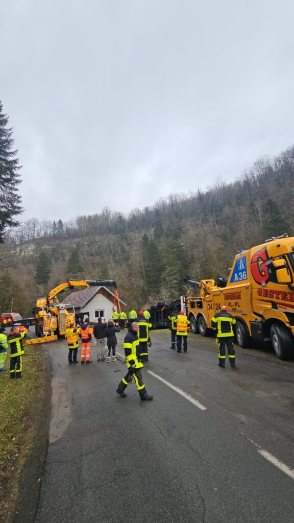 Intervention avec remorqueuses RENAULT K520